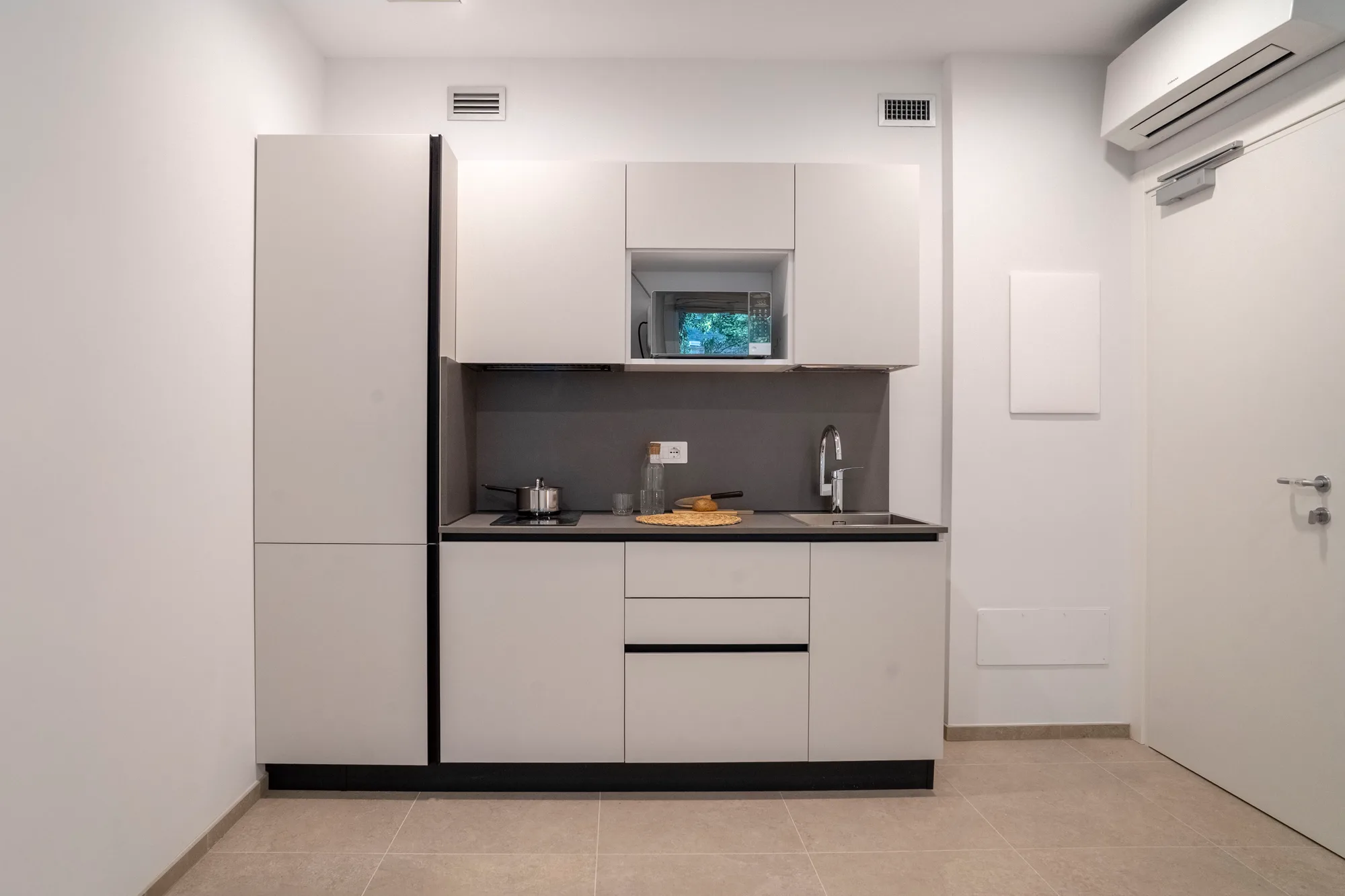 Studio Singolo con bagno condiviso Joivy Torino Sacchi